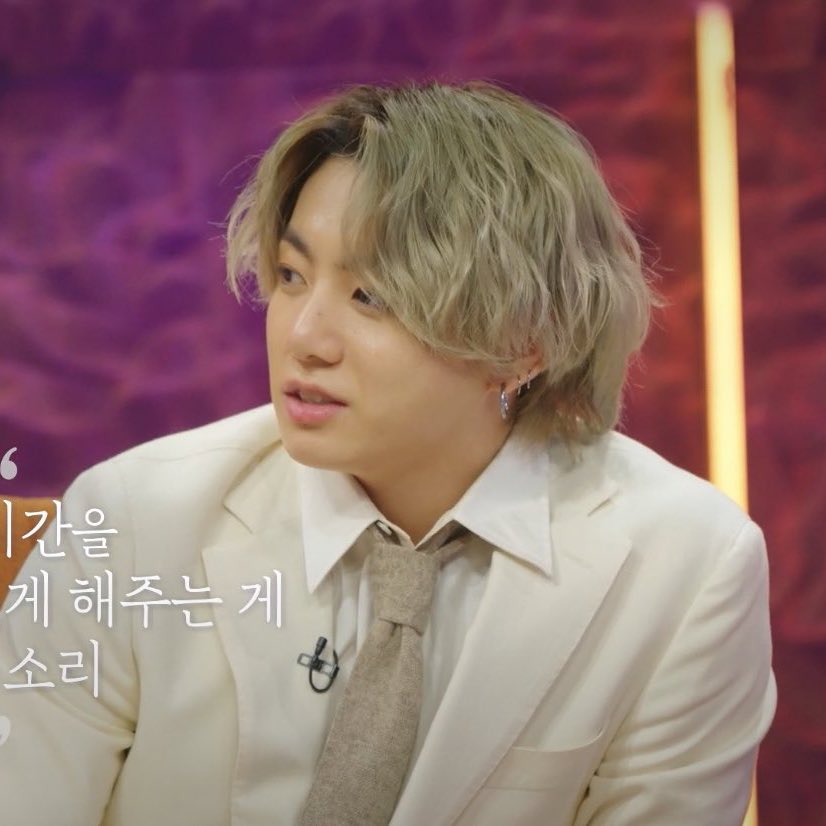 jeonfolders's tweet photo. [INFO] ‘JUNGKOOKS’ has entered Worldwide Twitter Trends, as ‘Let’s BTS’ talk show goes on. https://t.co/Kia2wx8iiR