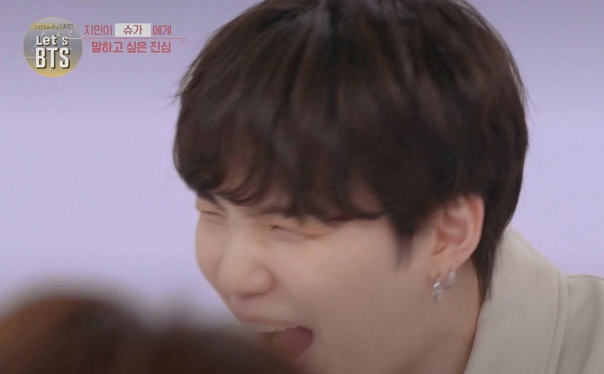 nyaamyg's tweet photo. Let's BTS 2020 
Jimin : yoongi-ah saranghae

BTS Festa 2018
Yoongi : Jimin-ah saranghae

Akhirnya terbalaskan 😭😭 mau aku pinned sampe yoonmin subunit 😭😭 https://t.co/XfJeJkGlIn