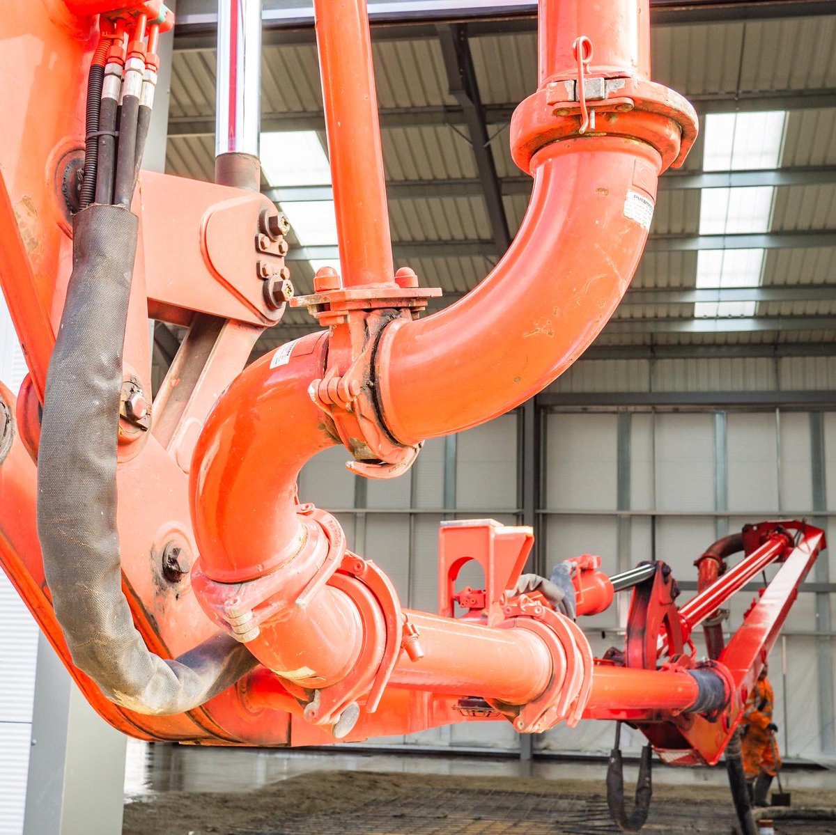 LittonProperty's tweet image. The windows and doors were fitted to the new employment building Riverside followed by the pouring of the concrete floor last week. 

Building shell almost complete! 

#refurbishment #businesspark #bakewell #derbyshire #peakdistrict #construction #employmentopportunities