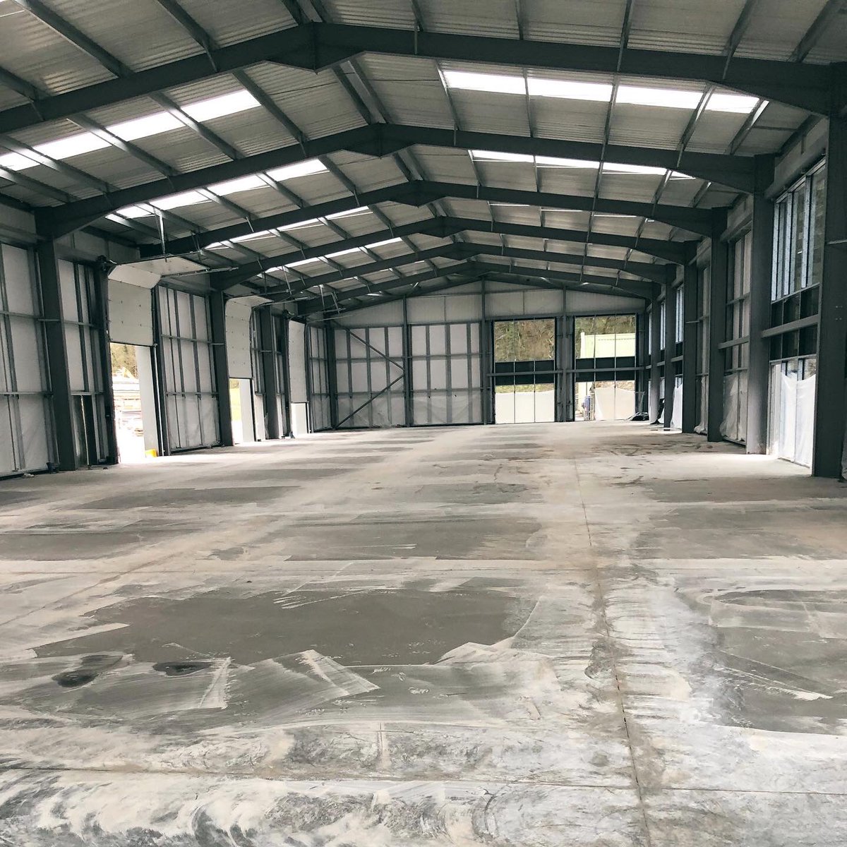 LittonProperty's tweet image. The windows and doors were fitted to the new employment building Riverside followed by the pouring of the concrete floor last week. 

Building shell almost complete! 

#refurbishment #businesspark #bakewell #derbyshire #peakdistrict #construction #employmentopportunities