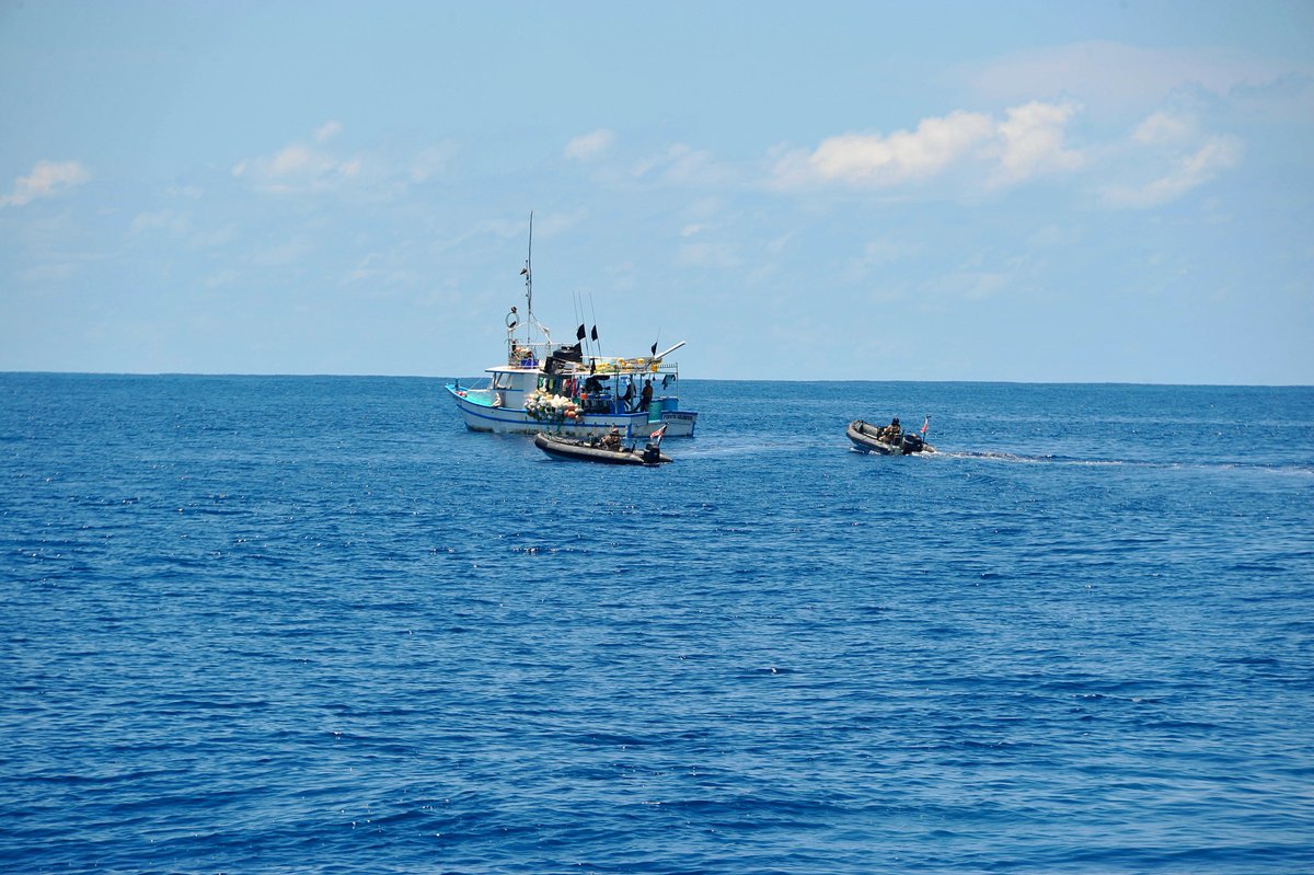 Royal Canadian Navy tweet media