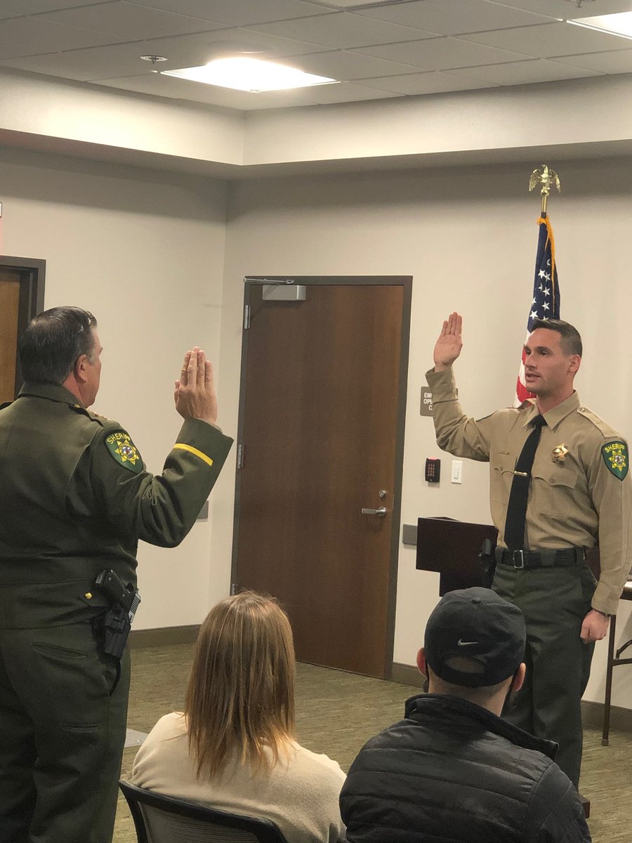 GG_EDSO's tweet photo. The El Dorado County Sheriff’s Office welcomes Deputy Sheriff Deal to its ranks. Deputy Deal is currently taking part in the Field Training Program. #edso #FTO https://t.co/vI0Ukazw52