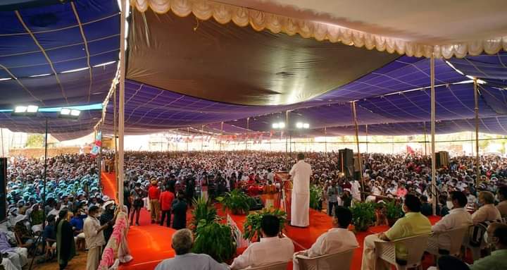 SDey83's tweet photo. Communist Party of India (Marxist) PBM Comrade #PinarayiVijayan addressed an election meeting in #Panoor, #Kannur district
#LDFforSure
#LDFAGAIN https://t.co/oUC8E4jf0f
