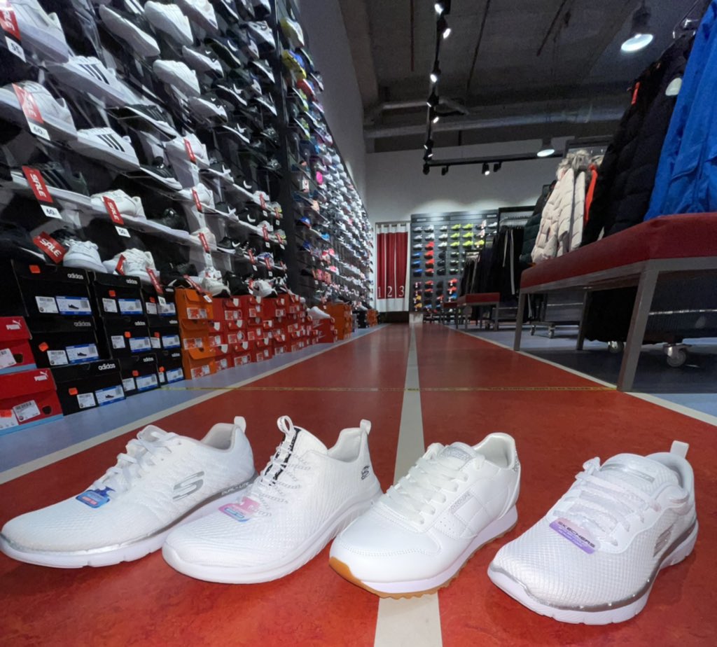 Sport2000Ldorp's tweet photo. Nieuwe collectie #skechers #dames @sport2000leiderdorp #ikkooplokaal #bel &amp; maak een afspraak https://t.co/nZn6GjHUjw