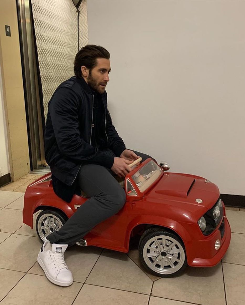 23 yaşına kadar ilk arabanı almış ol cümlesindeki araba: