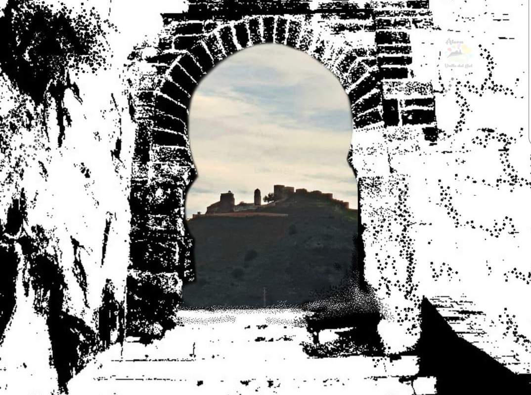 AloraValledeSol's tweet photo. #Álora 

Arco de Herradura del Castillo de ÁLORA.

#ÁloraValledelSol #CastillodeÁlora #castillosdeespaña #Castillo #castillos #castlesofspain #castle #castles #alora #ValledelSol #caminitodelrey #Áloramunicipioturístico #disfrutaÁlora #visitaalora #visitsalora https://t.co/y8G1LIg1Wu