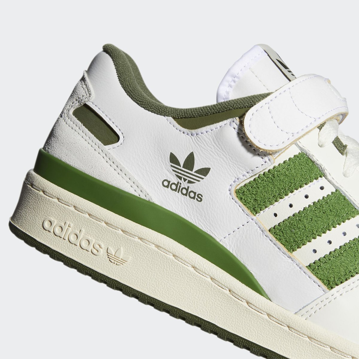 adidasalerts's tweet photo. The adidas Forum ’84 Low returns in its original colorblocking, but swapping the Royal Blue for Crew Green, releasing this Thursday, April 1. https://t.co/fBK7ITMlhV