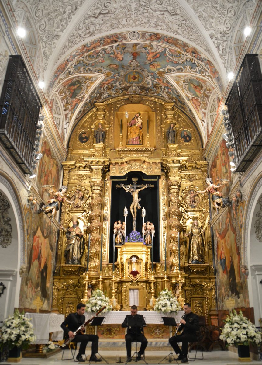 ✝ LUNES SANTO| Primer día de nuestra Semana musical.
Día en el que se interpretan únicamente piezas dedicadas a la Hermandad de la Vera Cruz de Sevilla.
Nos queda un Lunes para recordar, disfrutar y, sobre todo, esperar de nuevo que sea, Santo.
#VeraCruzSevilla #Virgen