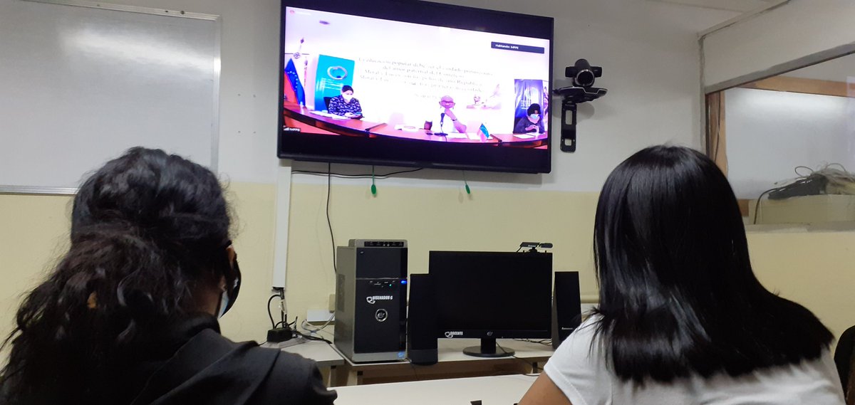 fundabitguaric2's tweet photo. .@MPPEDUCACION desarrolla Videoconferencia 🖥   con el Ministro  .@psuvaristobuIo y los Jefes/as de Zonas Educativas del País 》 Congreso Bicentenario de los Pueblos Sector Educación 
#SomosFundabit
#CuidateDeLaCovid19 
.@NicolasMaduro https://t.co/xgMvfjWnVU
