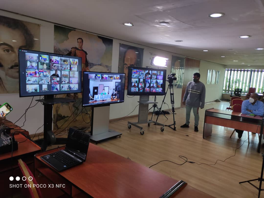 fundabitguaric2's tweet photo. .@MPPEDUCACION desarrolla Videoconferencia 🖥   con el Ministro  .@psuvaristobuIo y los Jefes/as de Zonas Educativas del País 》 Congreso Bicentenario de los Pueblos Sector Educación 
#SomosFundabit
#CuidateDeLaCovid19 
.@NicolasMaduro https://t.co/xgMvfjWnVU