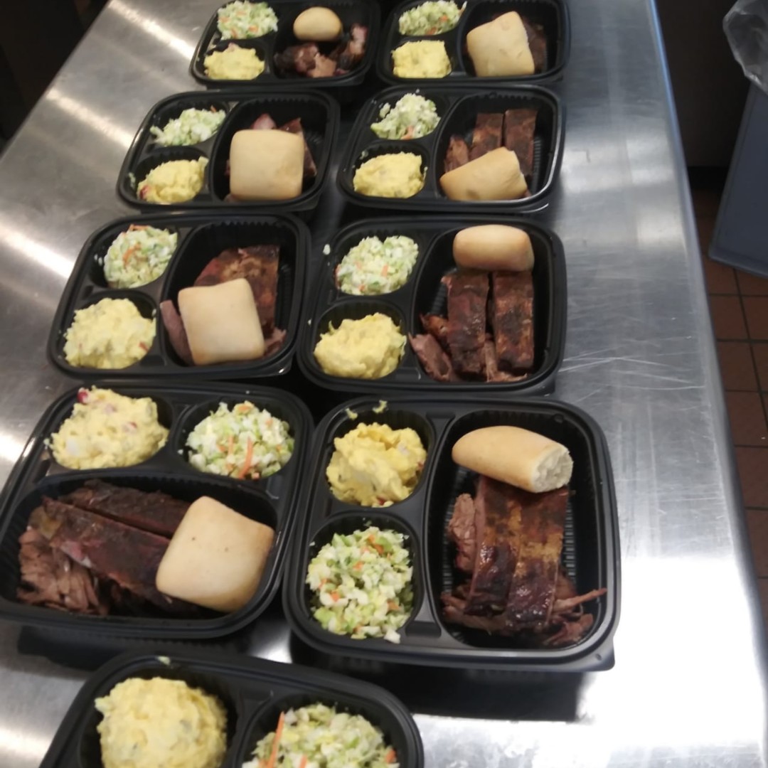 DickeysDania's tweet photo. Enough 'cue to leave everyone at the table satisfied. Call our Barbecue Experts to plan your next gathering at 866-227-2328

#dickeysbarbecue #dickeysbarbecuepit #dickeysdaniapointe #daniabeach #legittexasbarbecue #barbecue #wecater https://t.co/9WgpVKF6hy