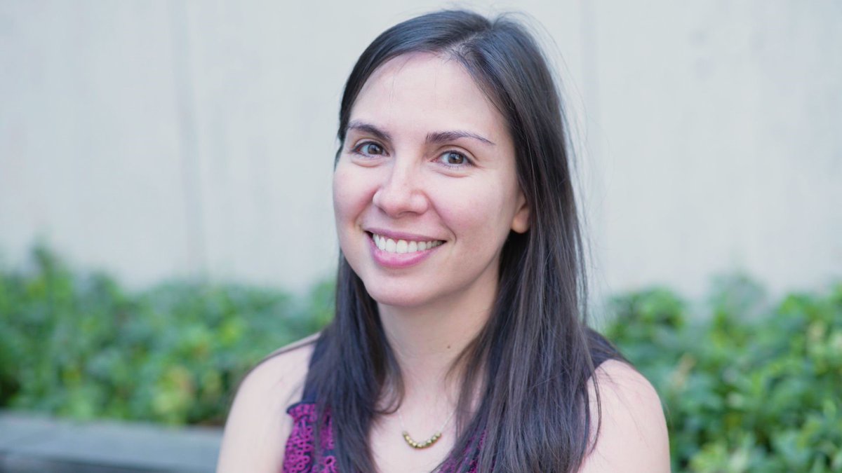 ComputerHistory's tweet photo. As digital science editor for @WSJ, @danielas_bot has reported on AI across multiple industries, including healthcare and financial services. We’re excited to have Hernandez at our #CHMLive #GeniusMakers event on 3/30. https://t.co/GsdfIm6M3j https://t.co/kNSyWncv2m