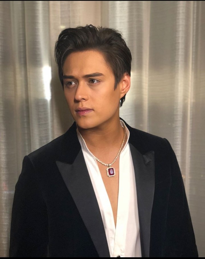 zaleiaquen24's tweet photo. Happy 29th Birthday to our King!

#HappyQUENrantineBDAY https://t.co/CIGxwivLTH