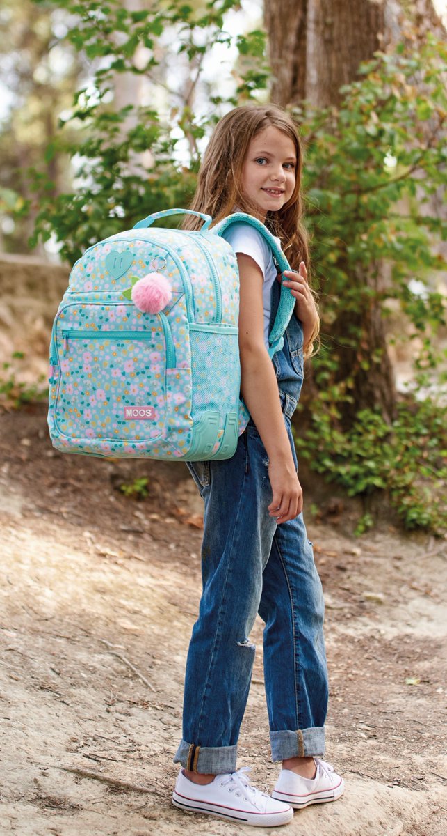 Safta1908's tweet photo. Hoy os queremos enseñar nuestra colección Moos Liberty 🌺🎒Esta mochila cuenta con cantoneras de goma anti-rozaduras en ambos lados para aumentar la durabilidad, espalda acolchada y además es ¡adaptable a carro!🎒🌺 https://t.co/gBWTQtdTnP