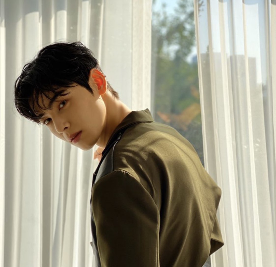kdramasdiary's tweet photo. happy birthday to the prince of kdrama #CHAEUNWOO !! 💖✨🎊

#HAPPYCHAEUNWOODAY https://t.co/YLatxZfkE8