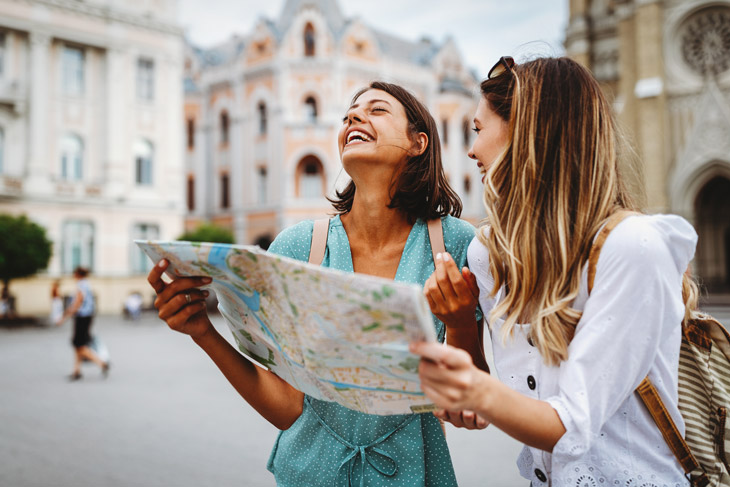 QuickBrasil's tweet photo. Realizar uma viagem com amigos é incrível. No entanto, o maior desafio de quem quer curtir com a galera é conseguir encontrar um destino, hospedagem e passeios que agradem a todos. Precisa de ajuda? Saiba mais nesse link ao nosso blog: https://t.co/LSpcd2snjx https://t.co/QQk9sj3bKx