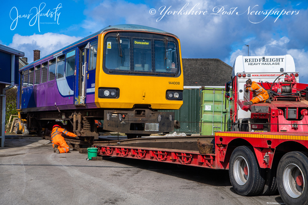snapperjim's tweet photo. How cool.......Pupils @FagleySchool #Fagley #Primary #School #Bradford greeting their new #Pacer #train #carriage #classroom #science #laboratory  see more #online @yorkshirepost the full video here https://t.co/fzppa1vhVW #Trains #School #Education @northernassist @RobParsonsYP https://t.co/AaYm3hKbH4