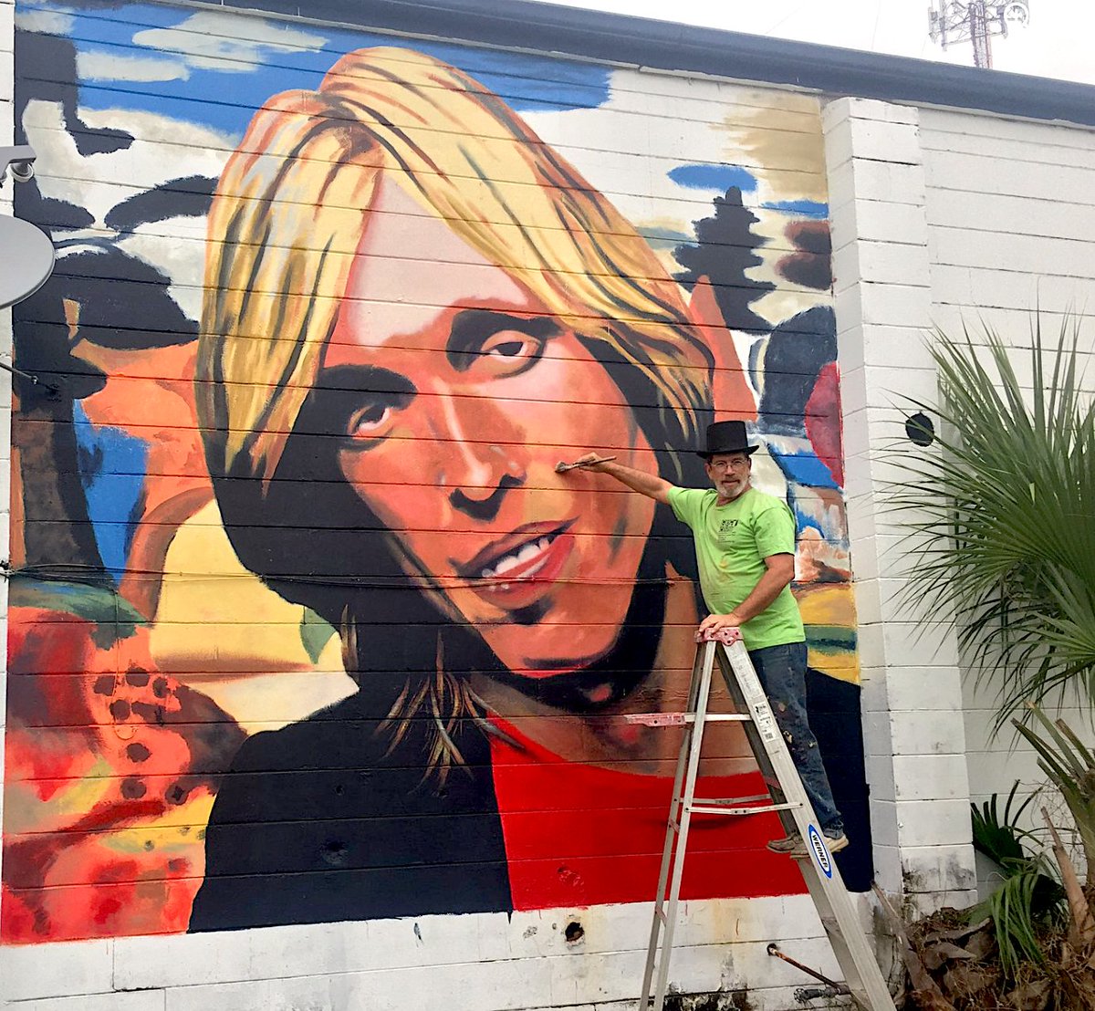 celebrationpt's tweet photo. The coolest artist in town is coming to #CelebrationPointe!🎨✨ Blake Harrison will be showcasing his fantastic murals at Hotel Indigo for their Friday Frame of Mind. Friday April 2nd from 6-9pm. We'll see you there! #Gainesville
📸: Matheson History Museum https://t.co/6lwejWOiBb