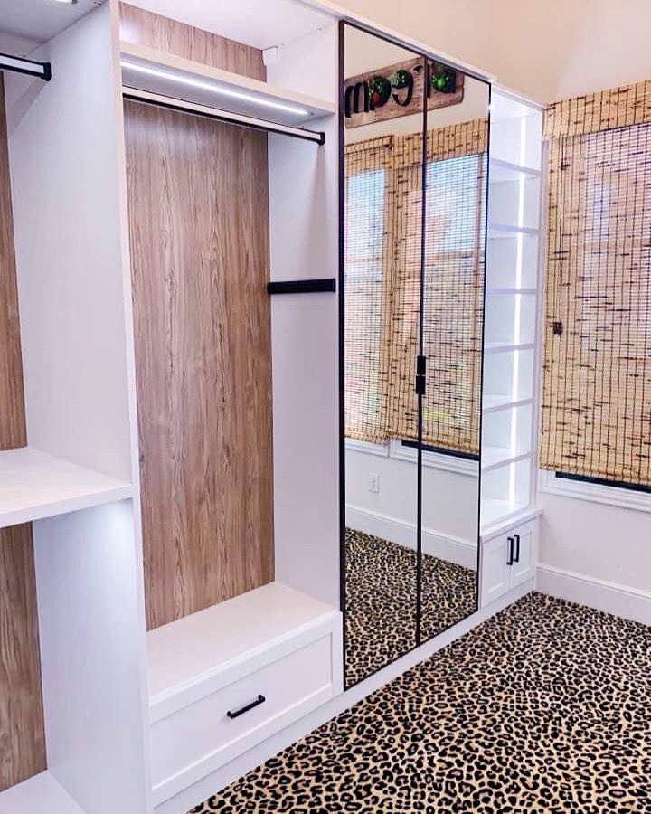 CalClosetsDFW's tweet image. It's easy to feel good when you have a pretty closet! 
Designed by @MarcelliFelice