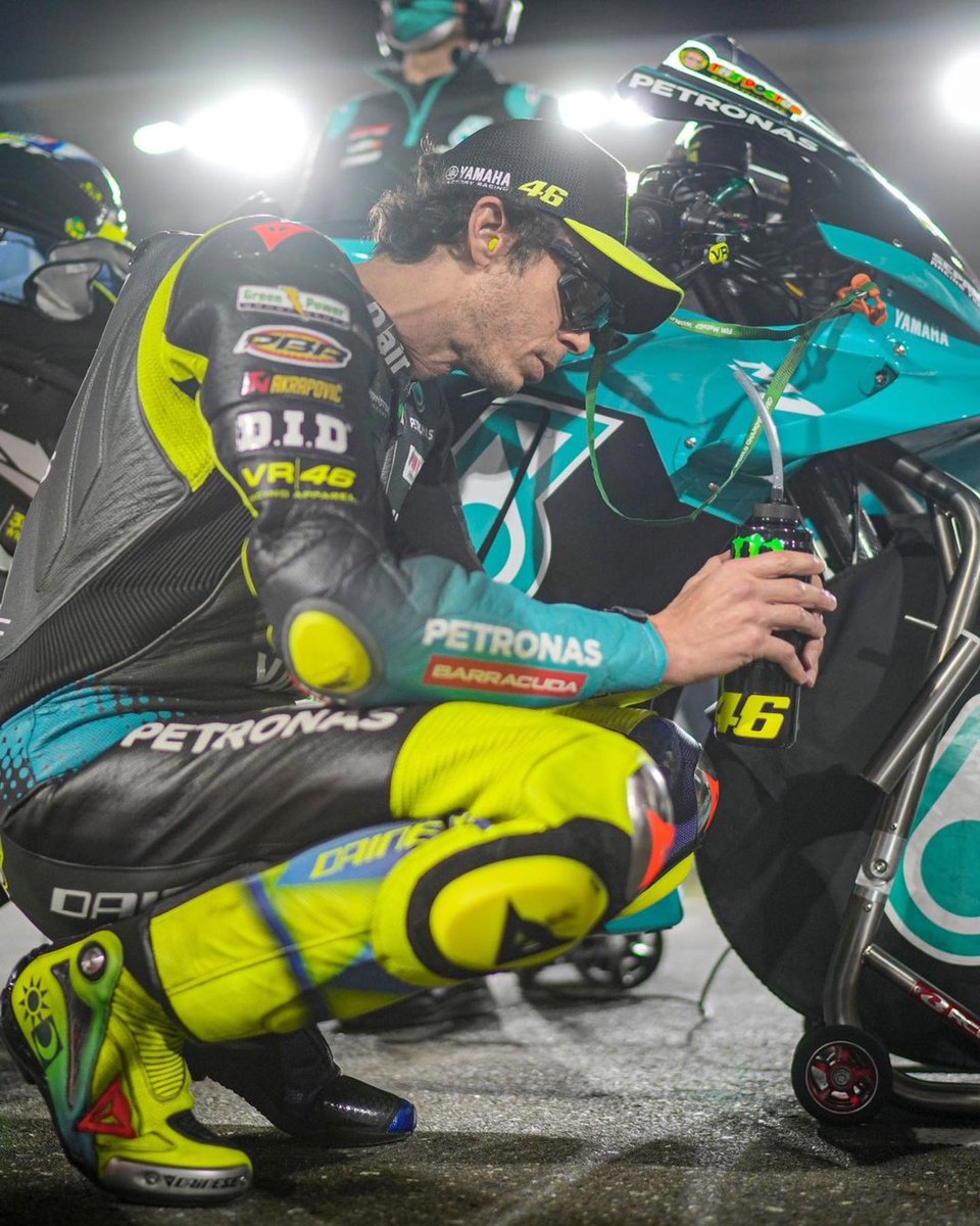 ValeYellow46's tweet photo. Losail circuit,Qatar
Sunday,MotoGP Race
📸 @FAlex79 @GigiSoldano https://t.co/G8E9ht3vjW