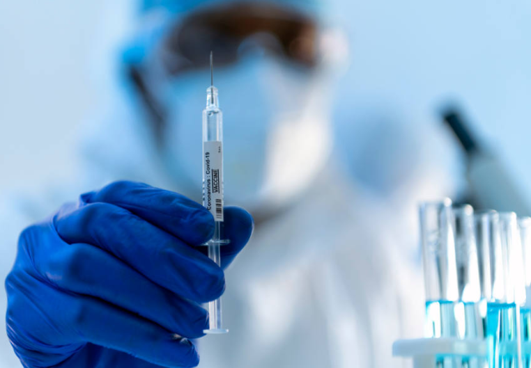 ConsentidosMD's tweet photo. #ConsentidosDebayle escuchamos al @DrPacoMoreno1 con @marthadebayle que nos actualiza a información respecto a la inmunidad de las vacunas contra la #COVIDー19 💉 https://t.co/tyFi82mXpc https://t.co/zwgyr6yUTC