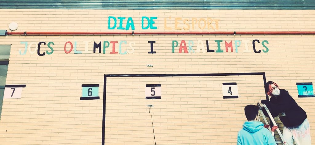 iesbensostenib1's tweet photo. Estem preparant amb molta il•lusió el dia de l'esportels dies 30 i 31 de març. L'IES BENAGUASIL es prepara per a la gran festa del Jocs Olímpics i Paralímpics. Tot a punt per fer de l'esport una festa de cooperació i cohesió. https://t.co/AzeYEM8cyc