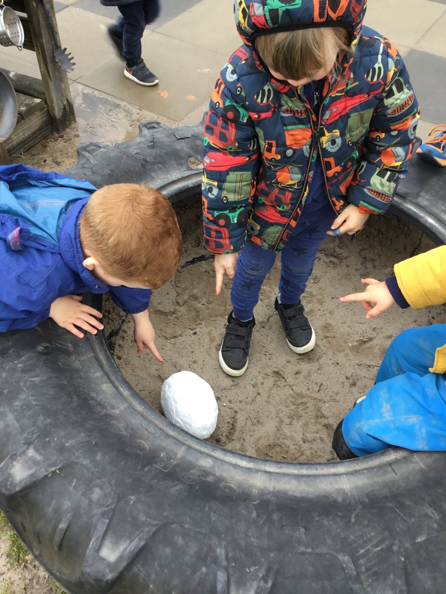MenstrieELC's tweet photo. “There’s a huge egg in the sandpit”
H “ wow what’s inside it?”. R “ I think it’s a dinosaur egg”
Finding this huge egg in our sandpit has lead to lots of questions and enquiries.
We will let you all know what’s inside once it hatches. @ClacksELC https://t.co/xHGA3yQx7J