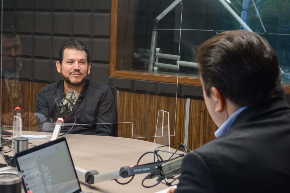 Iniciamos la semana con entrevista en Luz Noticias, que conduce el periodista Víctor Torres, con quien platicamos del embargo que le están imponiendo al camarón silvestre y del programa de Empleo Temporal. Nos comprometimos para que esta semana se pague a todos los beneficiarios.