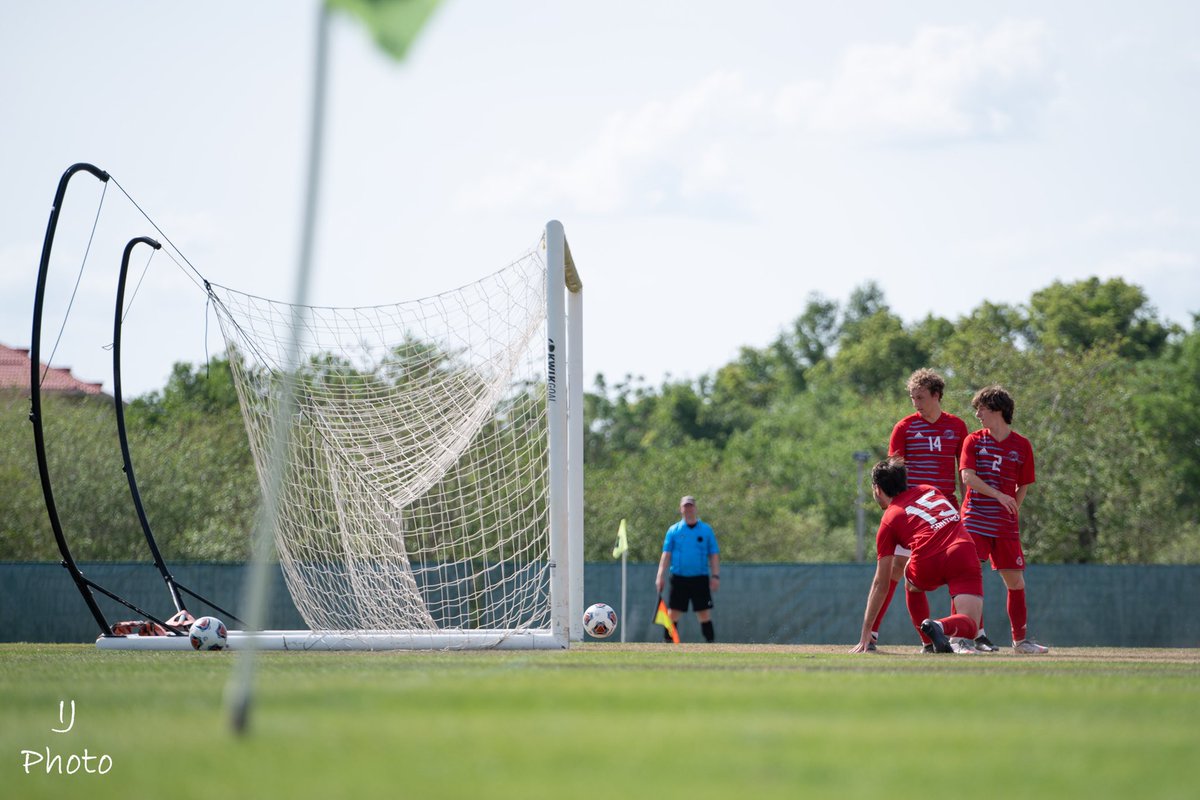 saintleomsoc's tweet photo. The Saint Leo Lions beat the Florida Southern Mocs 1-0 yesterday at home with a goal from Josef Hefele⚽️🦁 https://t.co/eavZCyxbjK