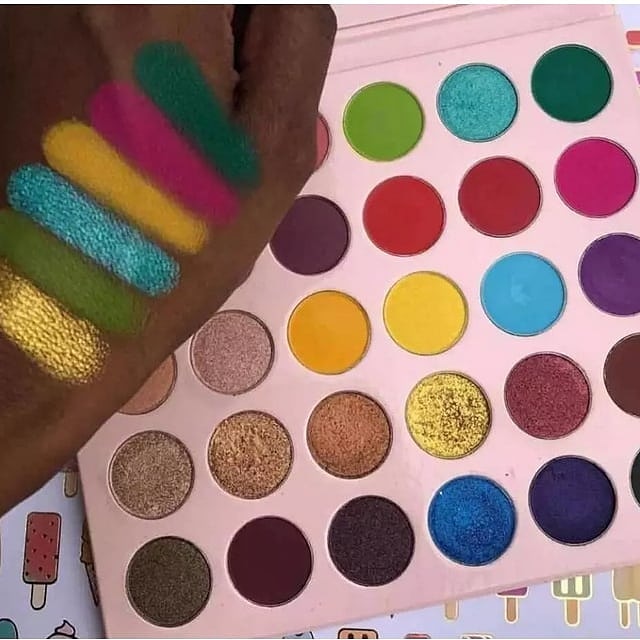 icon_fab's tweet photo. Looking for a perfect eyeshadow palette 🎨? Grab our Trophy Wife 🏆 Palette since, its  swatches speaks for itself!😍 #fabiconcosmetics 

Available Online At https://t.co/3n4CPfYPs8 
Search: Trophy Wife
 #share #makeup #Sales #beautiful #BlackOwned #supportblackbusiness #retweet https://t.co/VMaZbyHcSp
