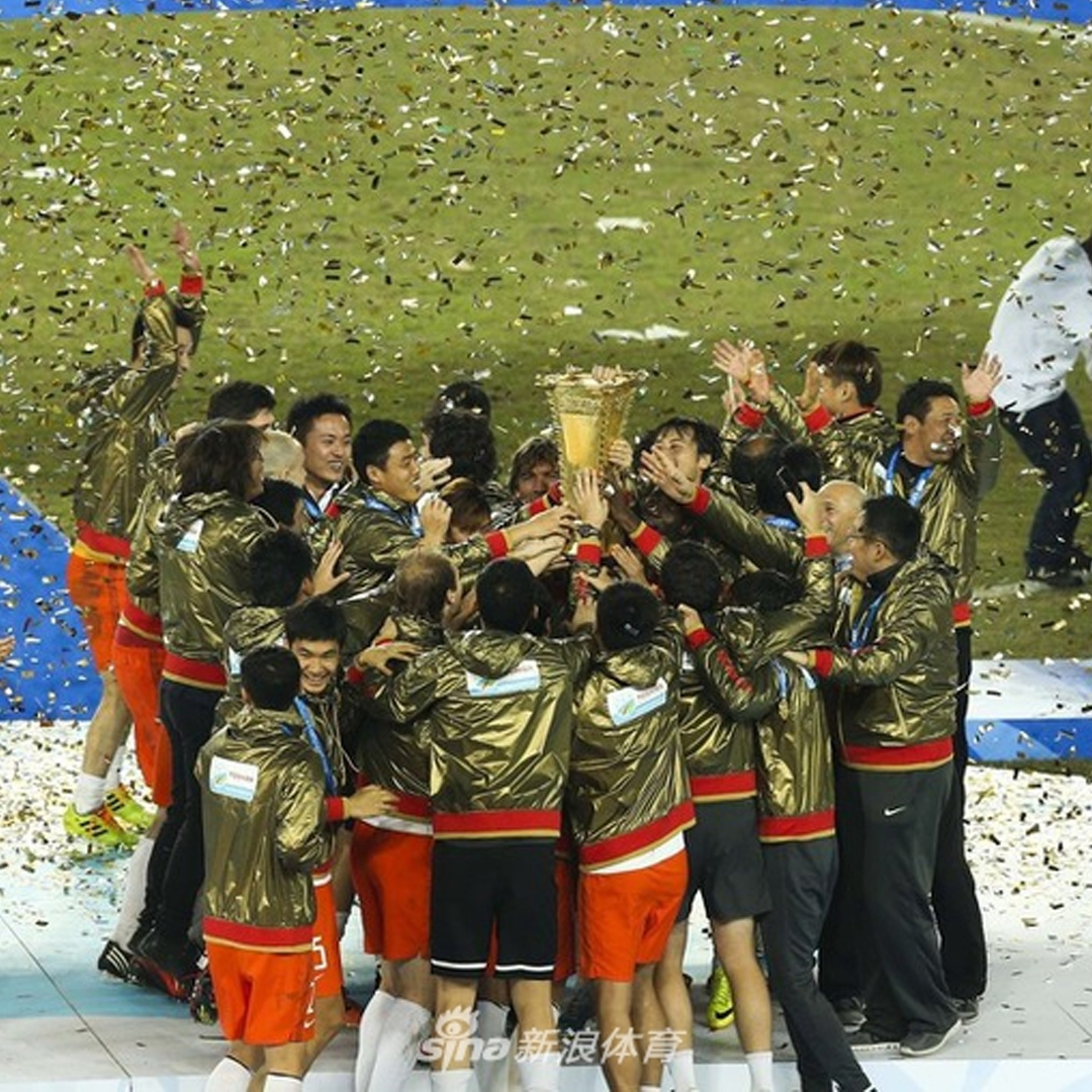 CSLfutbol's tweet photo. También se disuelven varios clubes participantes en la #ChinaLeagueOne 2020. #InnerMongolia, #TaizhouYuanda y #BeijingRenhe, que consiguió ser campeón de Copa en 2013 y de Supercopa en 2014.
Por su parte, el descendido #XinjiangTianshan sí que estará en la #CLO 2021. https://t.co/k2SVAMgHp4
