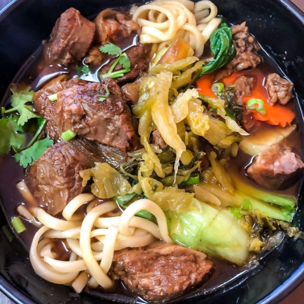 PaPaChangs's tweet photo. A picture is worth a thousand words. One bite of a meal from Papa Chang's is worth a million. 😋 #papachangs #papachangson #taiwanesefood #asianfusion https://t.co/U5gMFM3KrM