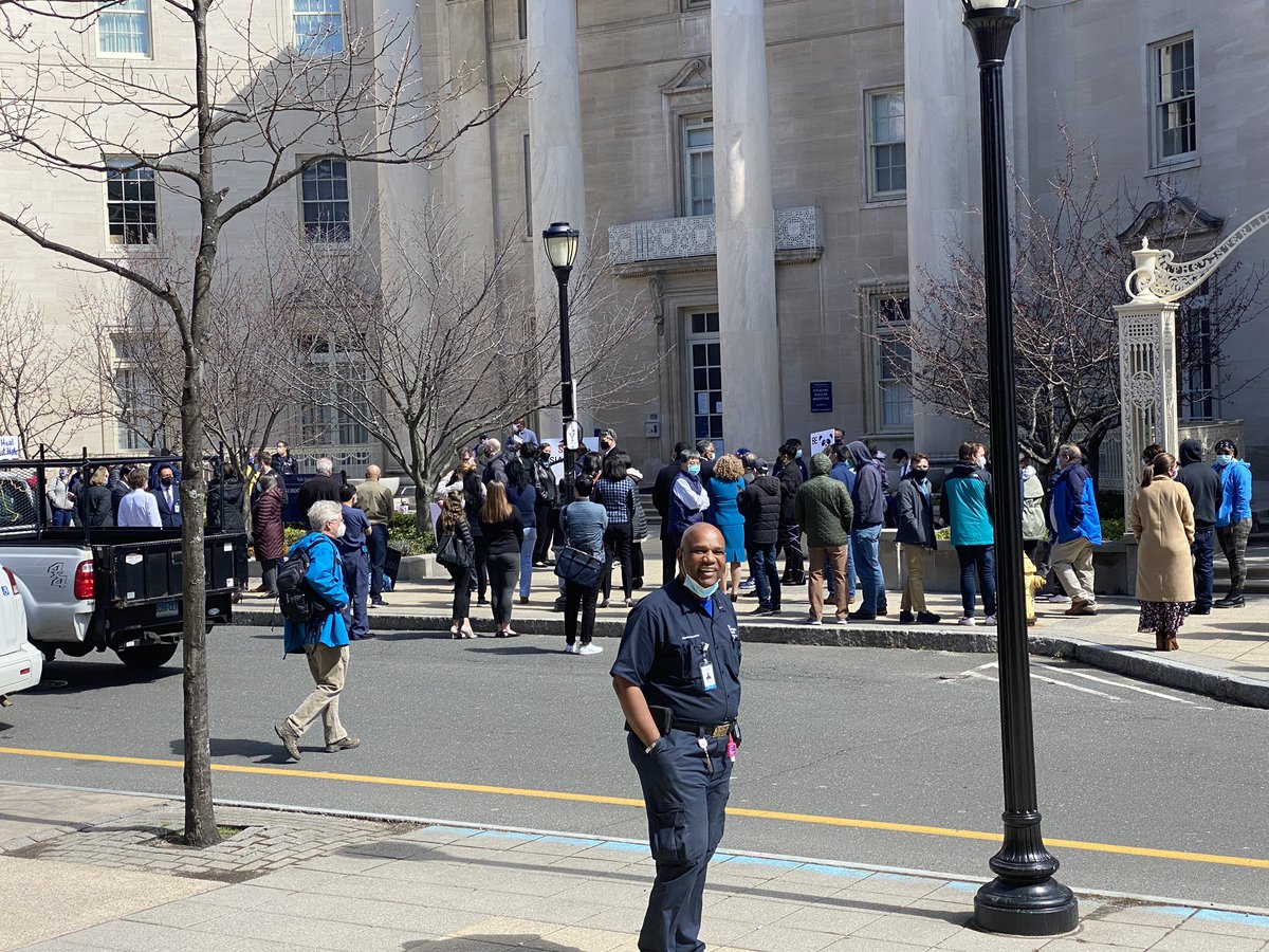 ena_enawill58's tweet photo. We can do more than one thing at the same time @YNHH @YaleMedicine. Today we also stand in solidarity with our Asian Community against hate @anccofficial @ANAPresident @NbnaInc @ahahospitals @IFD_AHA https://t.co/0Wu1yK0wOV