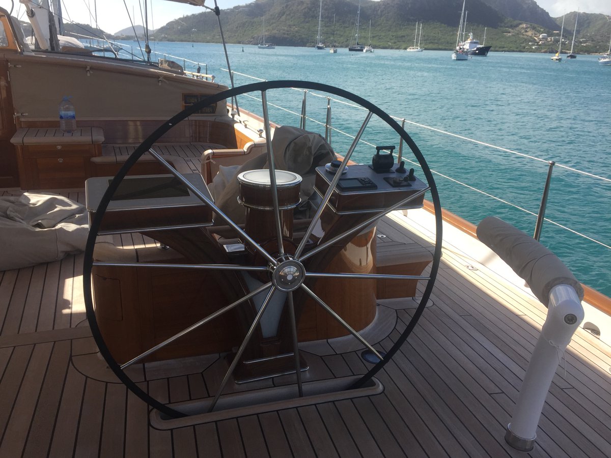 edsonmarine's tweet photo. Helm view from Elfje!
#MegaYachtMonday #SuperYacht #SailingYacht #Antigua #EdsonMarine #CustomSteering #Sailboat #Sailing https://t.co/tUmcsRflxq