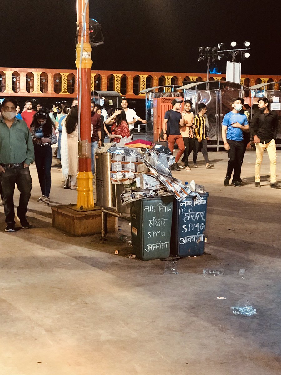 pkmona28's tweet photo. Worst level of cleaning and dust bin clearance at #mahakumbh @PMOIndia @narendramodi @CMOfficeUK @2021mahakumbh https://t.co/qTJuZTXXDn