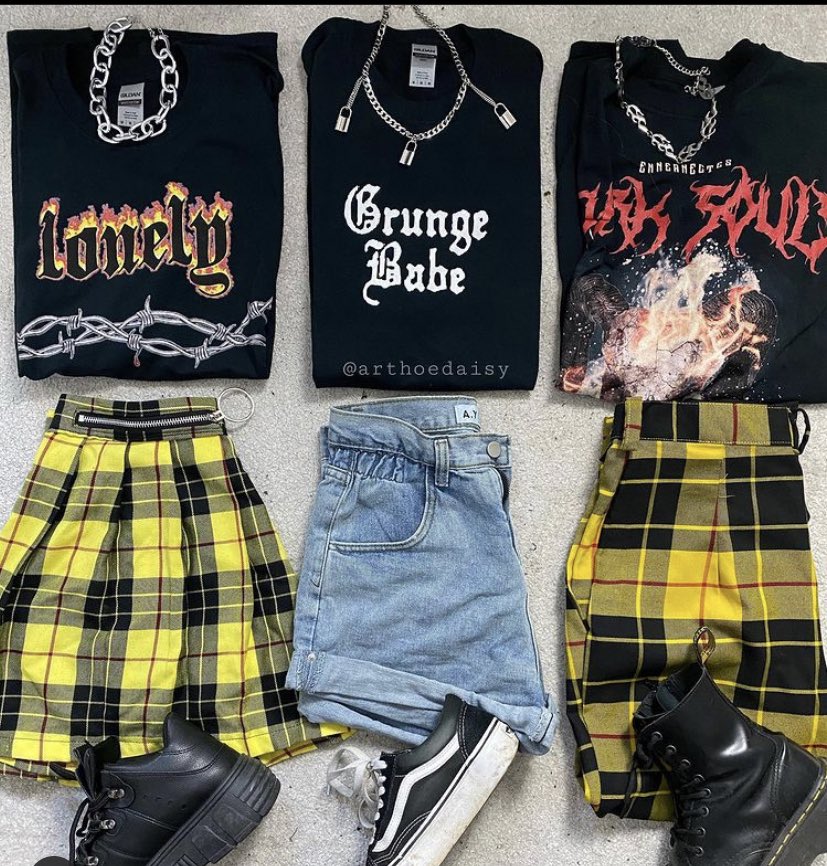 CapsulClothing's tweet photo. Gruge Girls😍 

#digitalmediagr https://t.co/xBTLiaPq0B