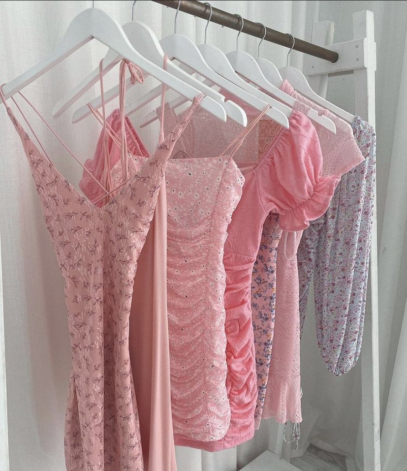 CapsulClothing's tweet photo. We’re obsessed with these tones🌸💖#digitalmediagr https://t.co/V1X1c5Ck4Q