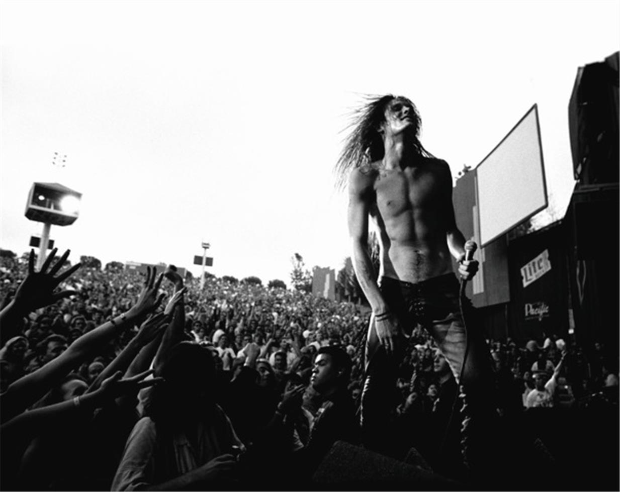 Happy 53rd birthday to the legendary Sebastian Bach from Skid Row! 