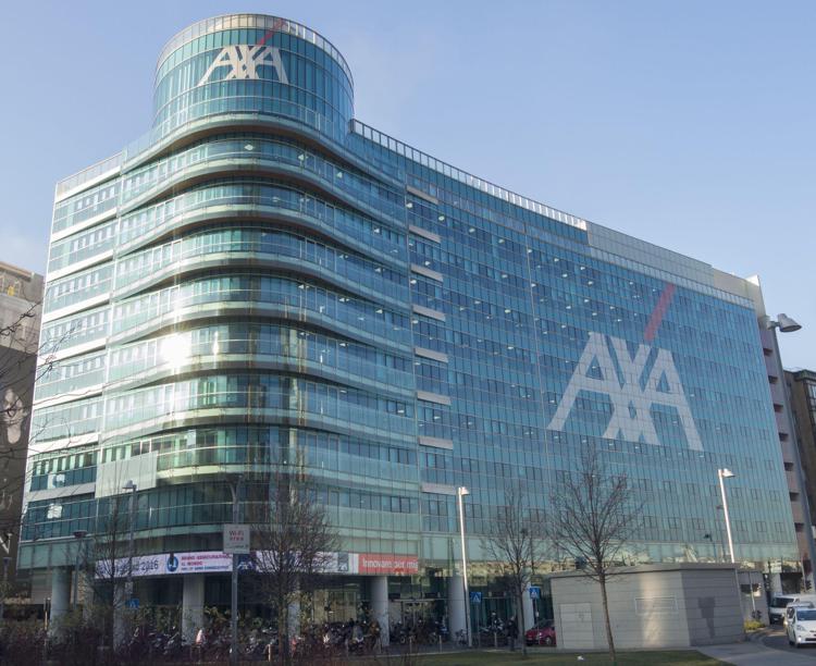 Adnkronos's tweet photo. #AxaItalia regala a clienti card salute per network 4000 strutture https://t.co/eCfndfZrw0 https://t.co/N9RZ8SGCG4