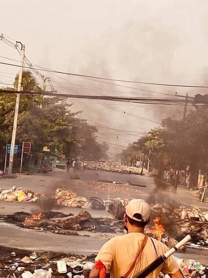 MilkTeaMM_MTAM's tweet photo. #Mar29Coup:[Important] Terrorists mercilessly slaughtering #SouthDagon citizens by using RPG,hand grenades &amp; lethal weapons. Death-toll list is 12 people till 8:00PM. But many people are Injured &amp; being slaughtered till now,hard to confirm the number. #WhatsHappeninglnMyanmar https://t.co/xRPELITnQl