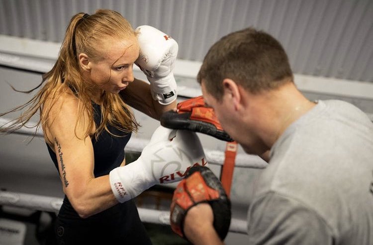 raks_story's tweet image. Face to face interview coming soon with @LucyWildheart who’s fresh of her victory in Ghana. What’s in store  next for the London based Swede? 👀

🇸🇪🥊🇸🇪🥊🇸🇪🥊🇸🇪🥊