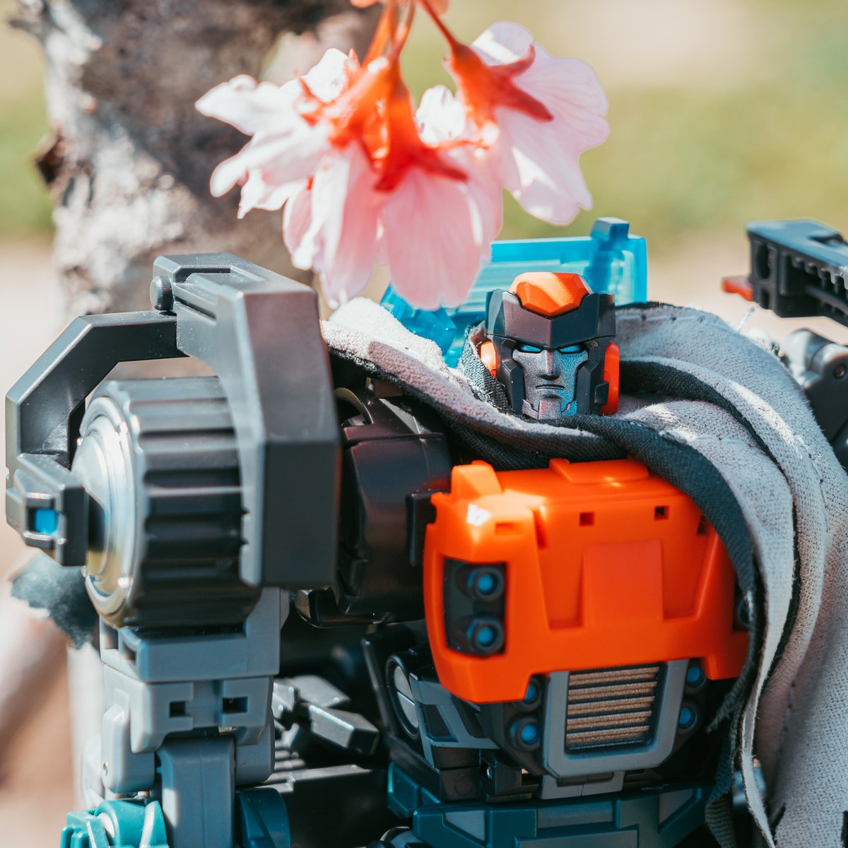 MagnusLabel's tweet photo. 【#RollerIsARollingStone #RollerRevelationOne】
The #CherryBlossom season.
#MagnusLabel #變形金剛 #Transformers #トランスフォーマー #滾族 #Roller #ローラー #MastermindCreations #MMC #Cylindrus #toy #toys #photography #Hypebot #PoisonAF
#斯比頓唱片 #CybertronRecords #CRRO0001 https://t.co/n4c3u60yUX