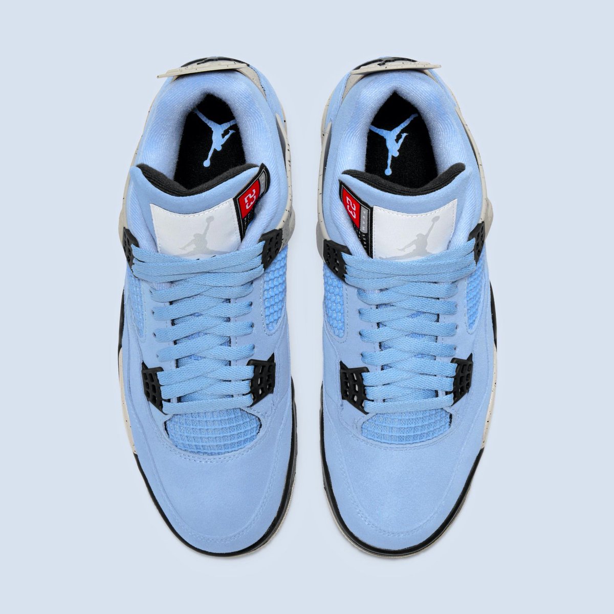 TheSiteSupply's tweet photo. [Official Images] Jordan 4 Retro "UNC" 👟 

🗓️ April 28th

💸 $225

📸 @J23app https://t.co/nxYCLUcBr1