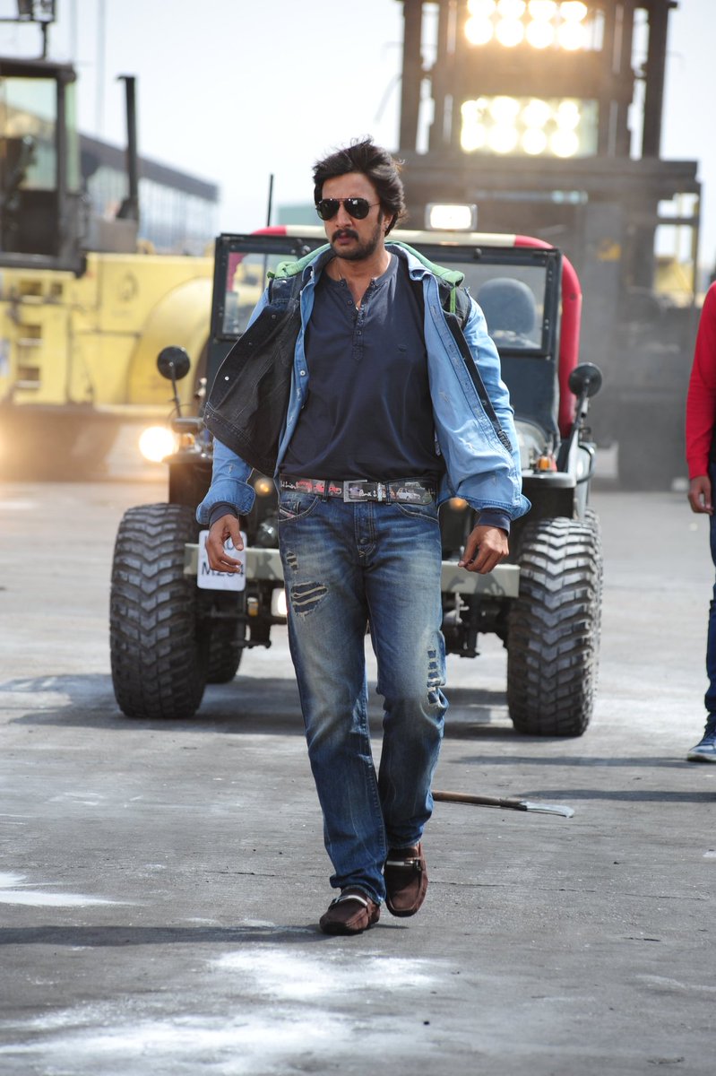 basavakalyanbid's tweet photo. Good Night all #sudeepins 
#stylishkiccha 
#handsomehunk
#AllIndiaCutout
#Ranna #Manikya 
ಅವಮಾನಗಳನ್ನು ಎದಿರಿಸುವ ಸಾಮಥ್ಯ೯ದಿದ್ದರೆ, 
ಸನ್ಮಾನ ಸ್ವೀಕರಿಸುವ ಯೋಗ್ಯತೆ ಬಂದೇ ಬರುತ್ತೆ..
@KicchaSudeep Boss 💝😍
@KSCS__Official 
#Kotigobba3 #VIKRANTRONA 
#BKKSSSOfficial

Follow me @BKKSSSOfficial https://t.co/DrofnUoLO6
