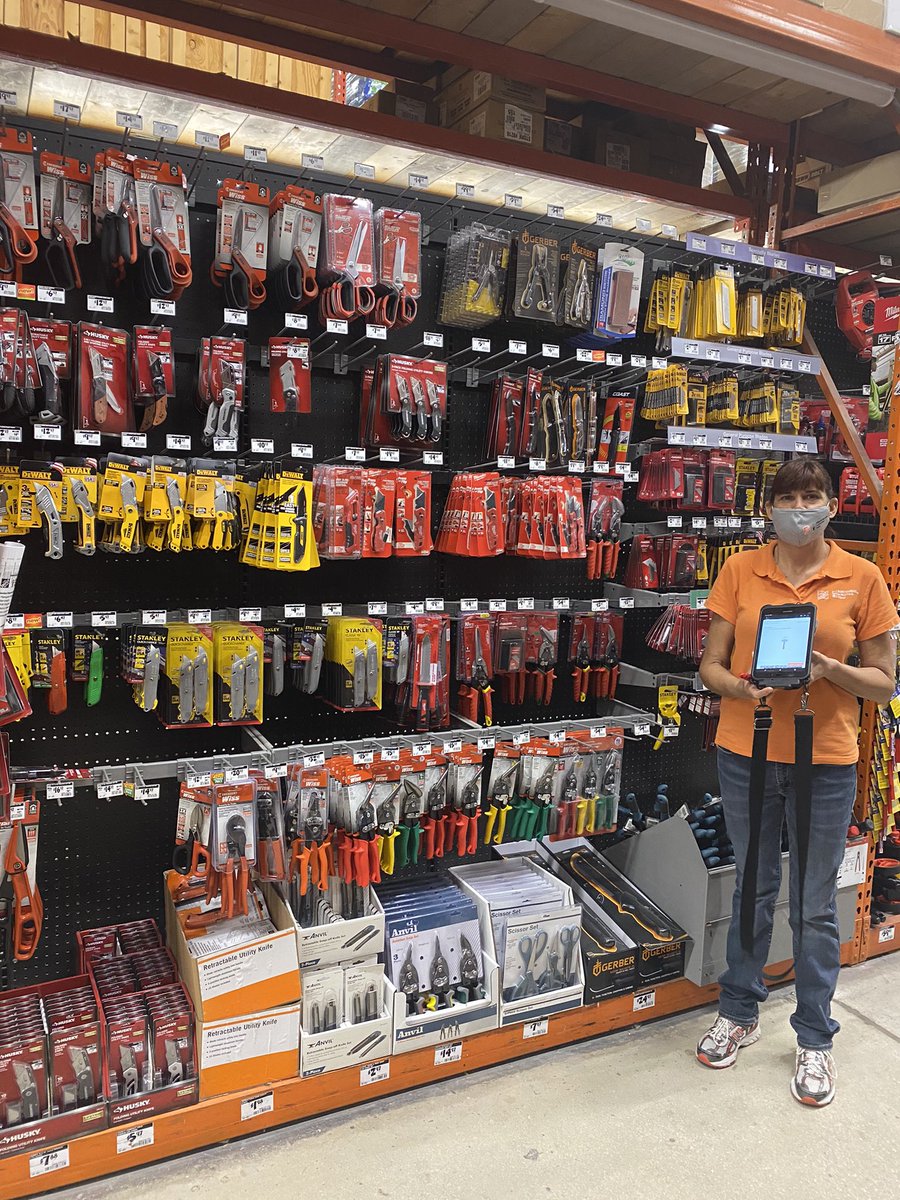 sofiadiaaz97's tweet photo. Great way to start our Monday! Happy hammers 🤩🔨 Driving quality &amp; consistency 💪🏼 #HD218 #1RegionSFL @XiomaraAponte15 @ShainaBoggan @JeanSyl02707774 @jalopez35 @anandsingh1210 https://t.co/BdND3D6fZK