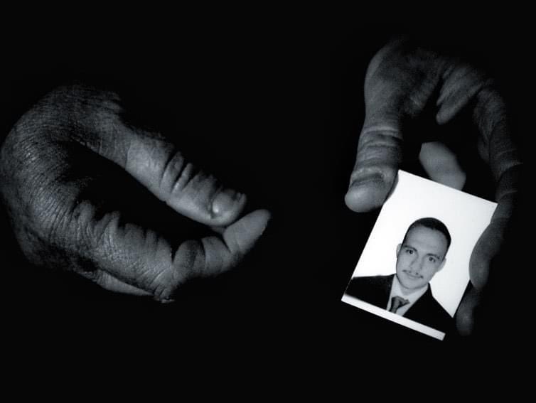 HussamHamoud's tweet photo. In #Idlib, with @danslesrues and James de Caupenne-Keogh, we lived difficult and sad feelings during making interviews with the families of victims in #Assad's jails, but someone had to do it because the world has to know the injustice has happened in #Syria
Soon for @France24_fr https://t.co/NdtZtQQPth