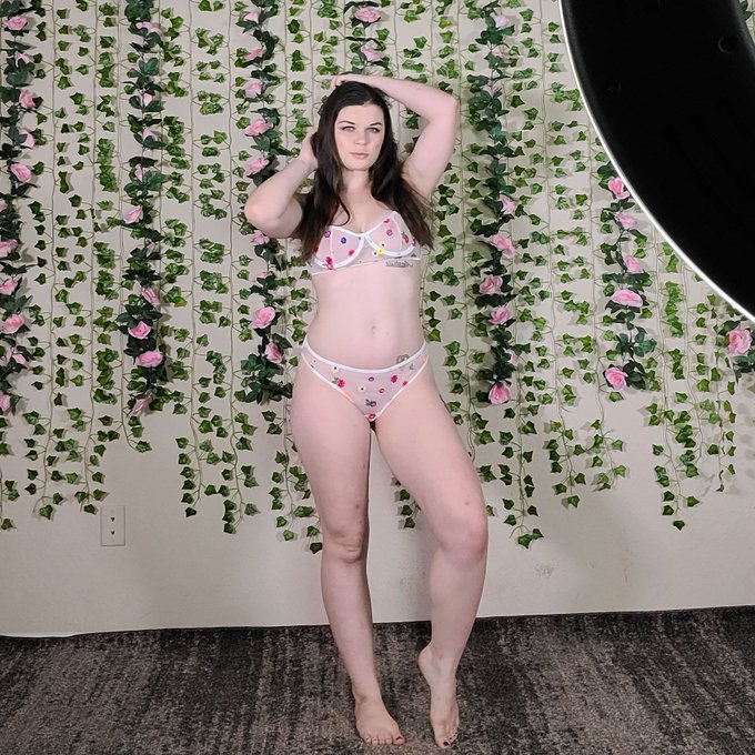 Anastasia Rose 🌹(18+)'s fotos y videos.