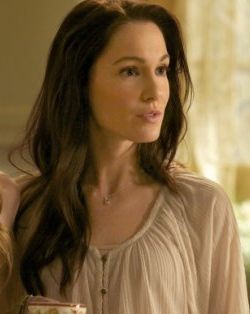 All of your girls really missed you mother and i'm very sorry for not saving you in time and i had to take care of all of my sisters for you and we wish that you were here with us mother 😢