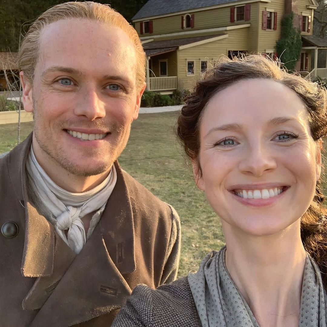 Outlander_STARZ's tweet photo. No one's been asking for a @caitrionambalfe and @SamHeughan selfie... not a single soul... but I wanted to post just in case. (📸 credit: Caitriona) #Outlander https://t.co/mUXJ53a0ol