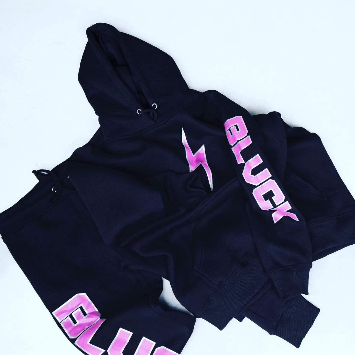 Blvcklxrdx's tweet photo. Excited to share the latest addition to my #etsy shop: Blvck Logo Sweat suit https://t.co/SYQSunnGfm #black #athletic #pullover #longsleeve #brandlogo #sweatsuit #thunderbolts #joggerset #blackandfuchsia https://t.co/CUHKLg5Ouc